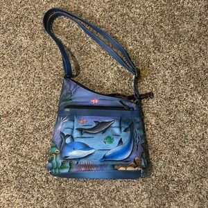 Anna by Anuschka
Assymetric Crossbody